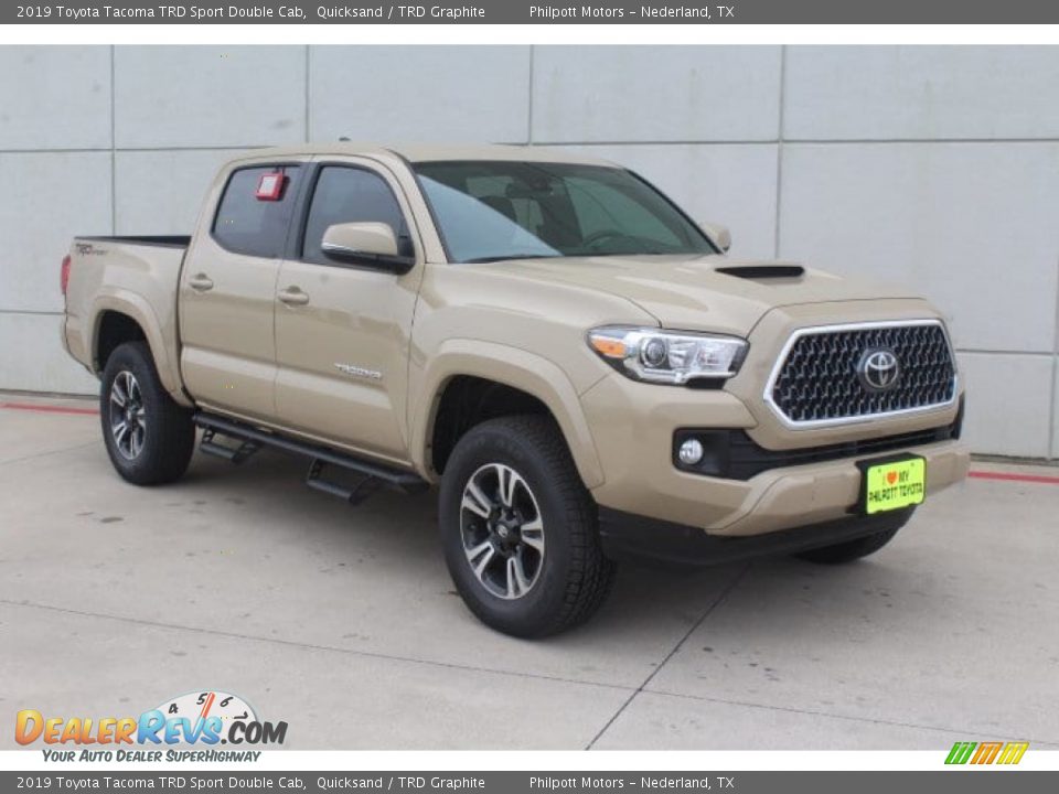 Front 3/4 View of 2019 Toyota Tacoma TRD Sport Double Cab Photo #2