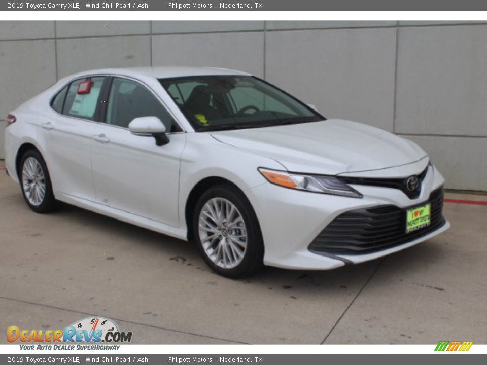 2019 Toyota Camry XLE Wind Chill Pearl / Ash Photo #2