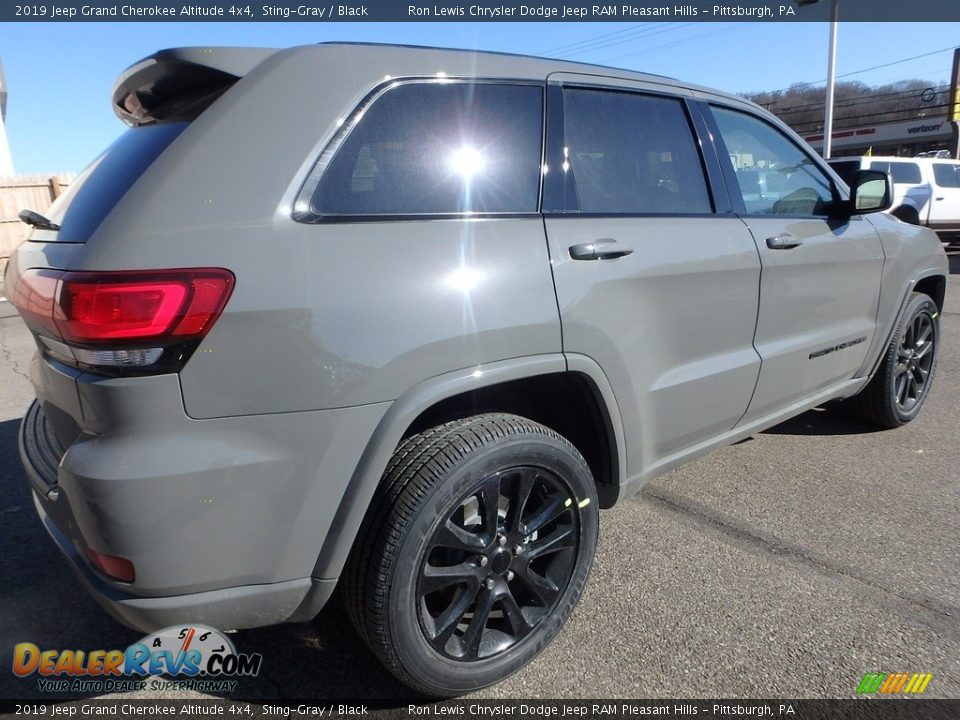 2019 Jeep Grand Cherokee Altitude 4x4 Sting-Gray / Black Photo #6