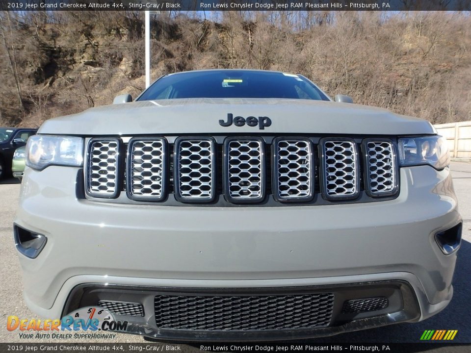 2019 Jeep Grand Cherokee Altitude 4x4 Sting-Gray / Black Photo #9