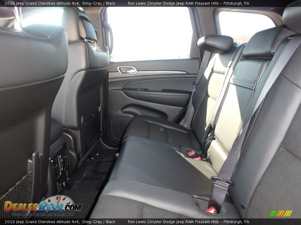 2019 Jeep Grand Cherokee Altitude 4x4 Sting-Gray / Black Photo #12