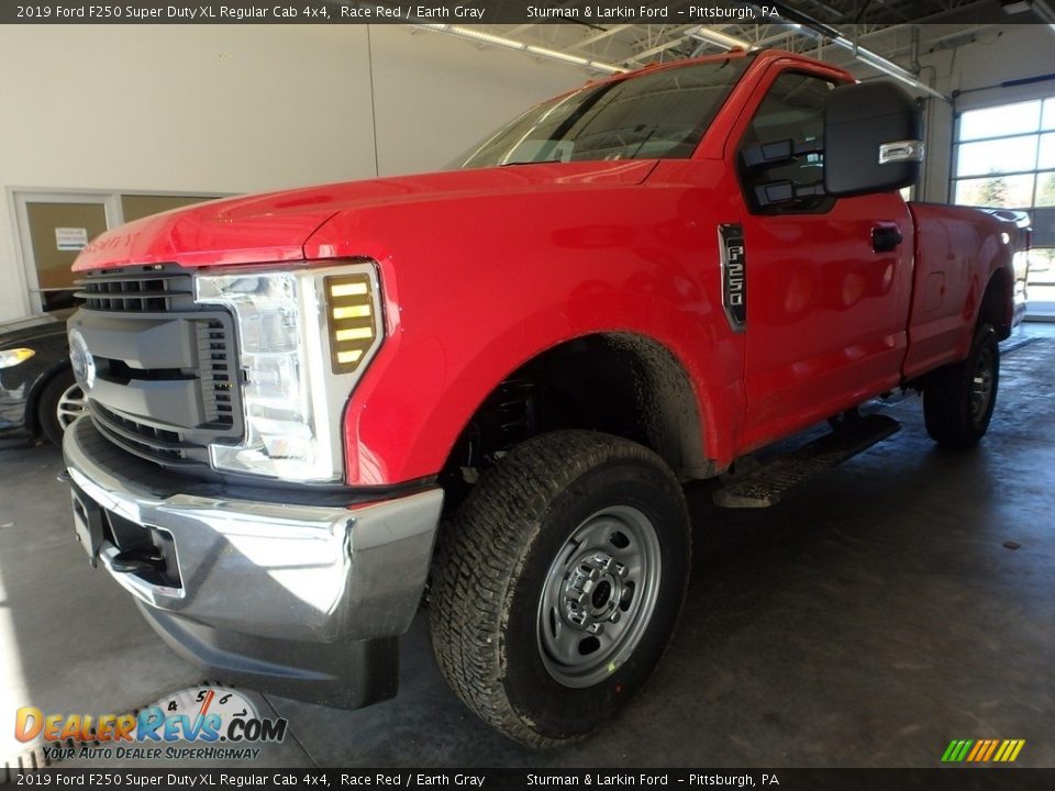 2019 Ford F250 Super Duty XL Regular Cab 4x4 Race Red / Earth Gray Photo #4