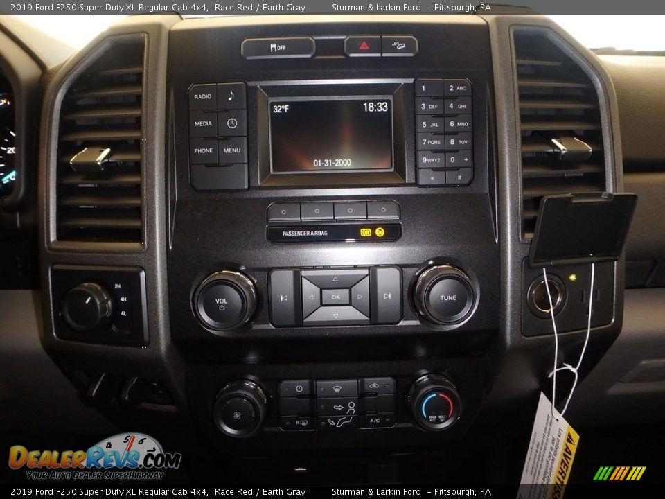 2019 Ford F250 Super Duty XL Regular Cab 4x4 Race Red / Earth Gray Photo #12