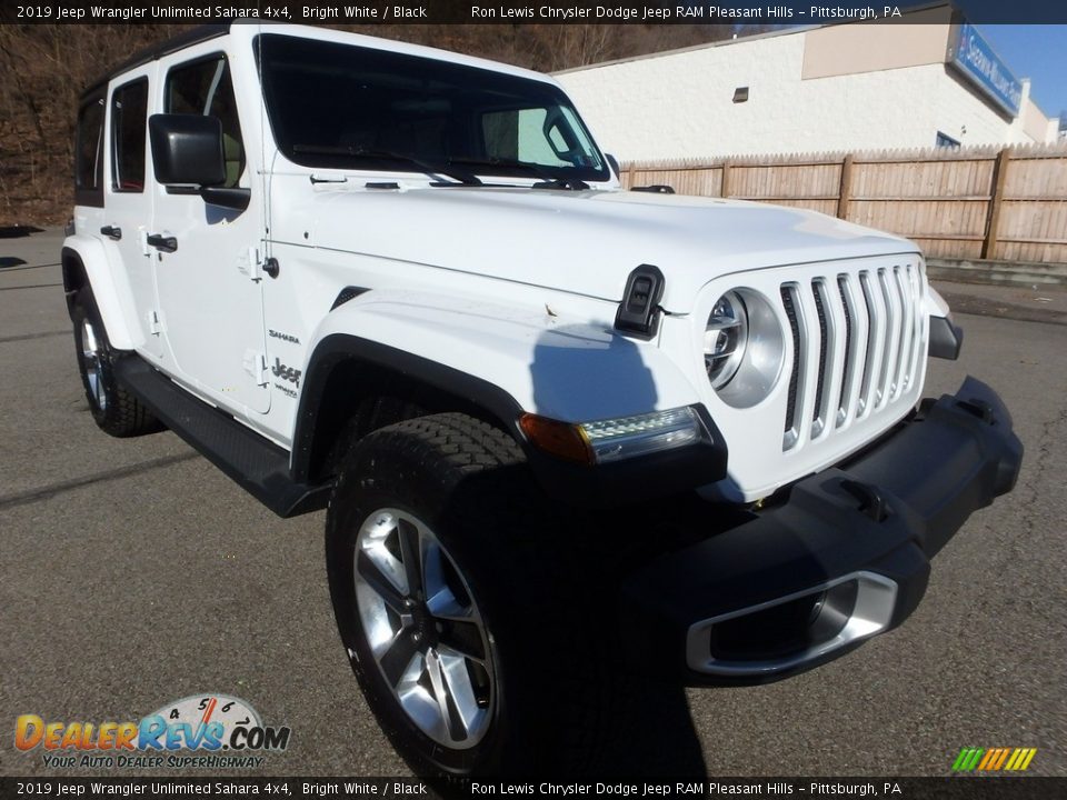 2019 Jeep Wrangler Unlimited Sahara 4x4 Bright White / Black Photo #8