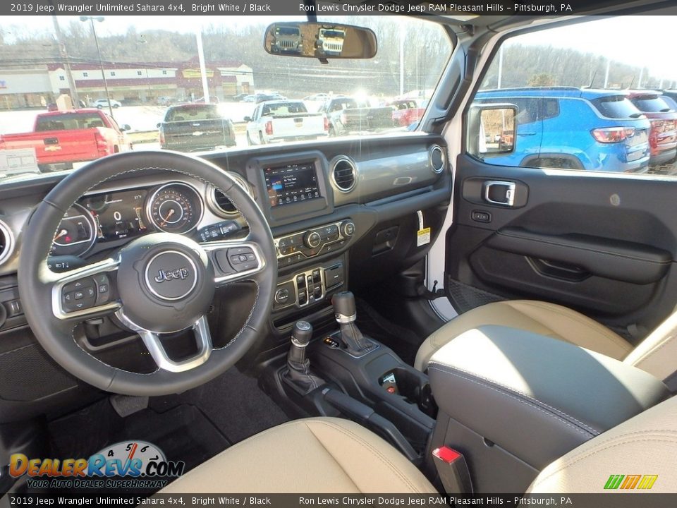 2019 Jeep Wrangler Unlimited Sahara 4x4 Bright White / Black Photo #13