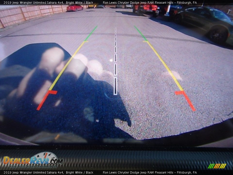 2019 Jeep Wrangler Unlimited Sahara 4x4 Bright White / Black Photo #16