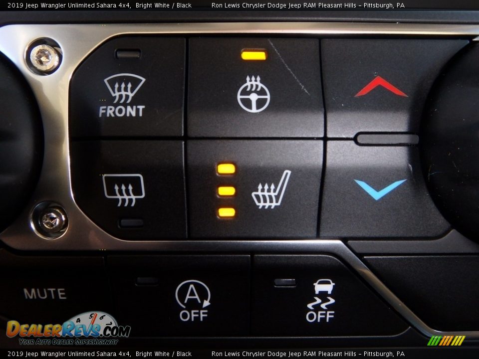 2019 Jeep Wrangler Unlimited Sahara 4x4 Bright White / Black Photo #20