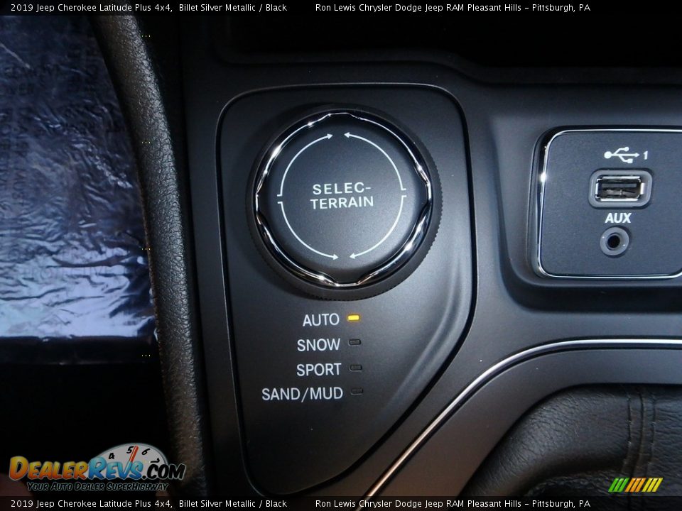 2019 Jeep Cherokee Latitude Plus 4x4 Billet Silver Metallic / Black Photo #19