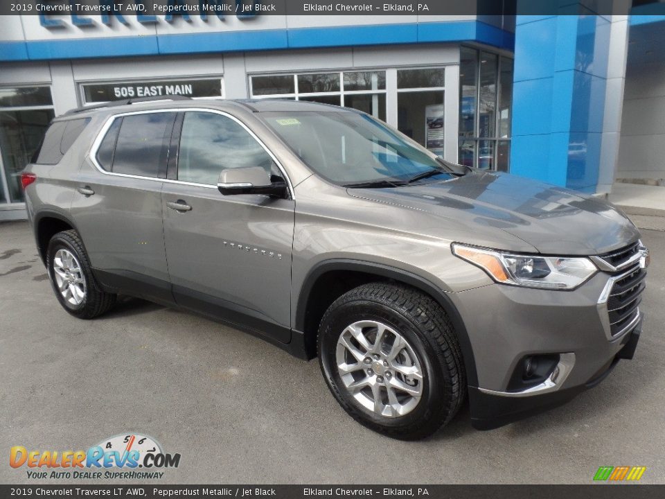 2019 Chevrolet Traverse LT AWD Pepperdust Metallic / Jet Black Photo #1