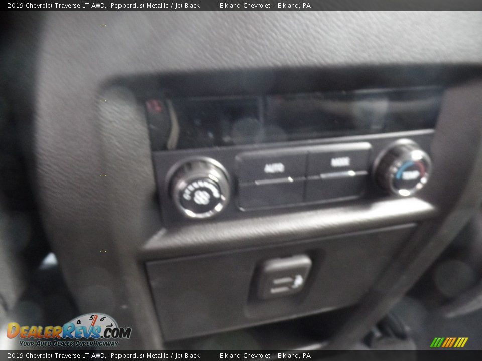 2019 Chevrolet Traverse LT AWD Pepperdust Metallic / Jet Black Photo #20