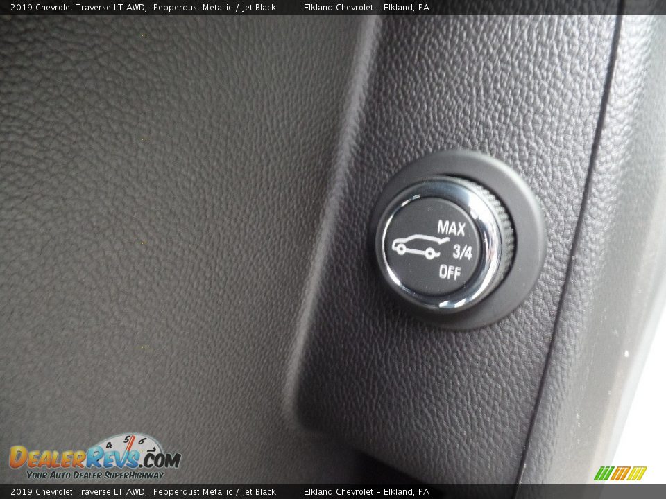 2019 Chevrolet Traverse LT AWD Pepperdust Metallic / Jet Black Photo #25