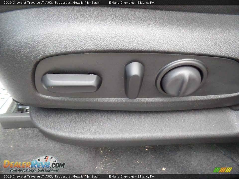 2019 Chevrolet Traverse LT AWD Pepperdust Metallic / Jet Black Photo #26