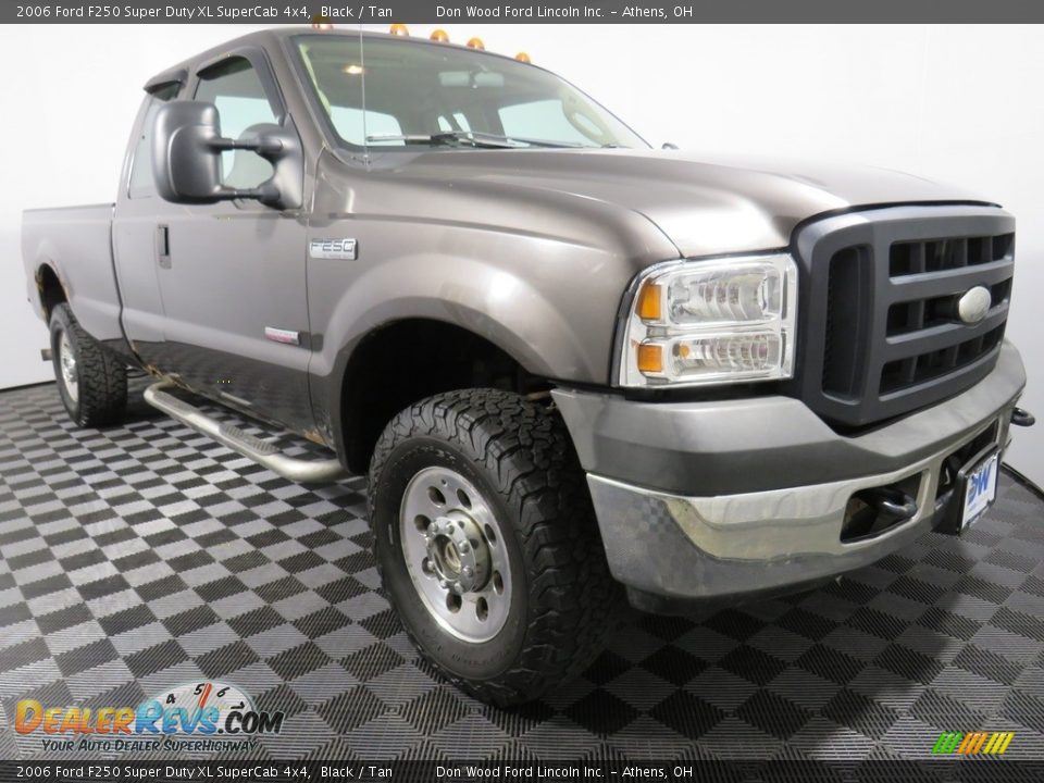 2006 Ford F250 Super Duty XL SuperCab 4x4 Black / Tan Photo #1