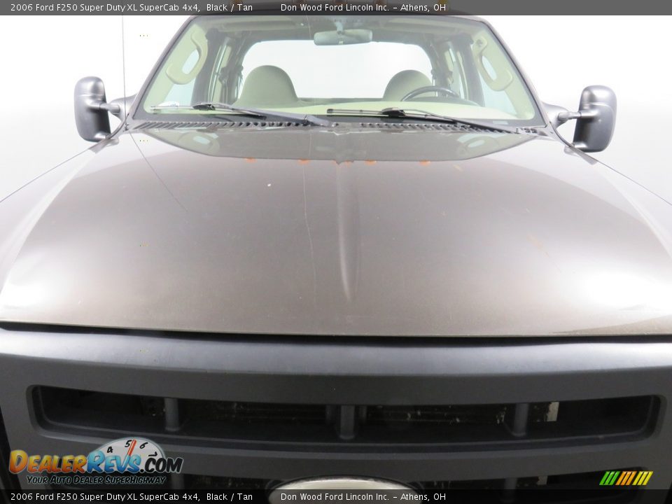 2006 Ford F250 Super Duty XL SuperCab 4x4 Black / Tan Photo #4