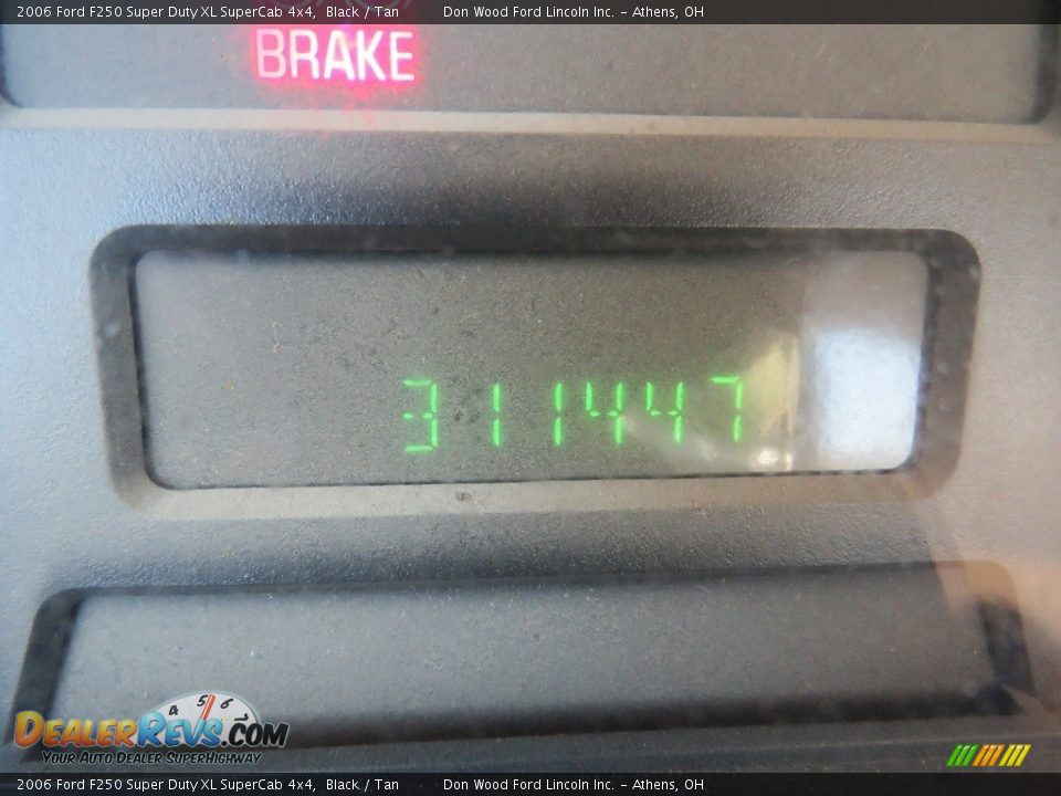 2006 Ford F250 Super Duty XL SuperCab 4x4 Black / Tan Photo #17