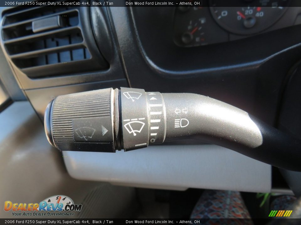 2006 Ford F250 Super Duty XL SuperCab 4x4 Black / Tan Photo #18