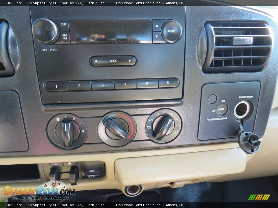 2006 Ford F250 Super Duty XL SuperCab 4x4 Black / Tan Photo #21