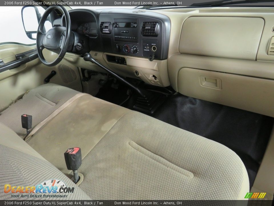2006 Ford F250 Super Duty XL SuperCab 4x4 Black / Tan Photo #30
