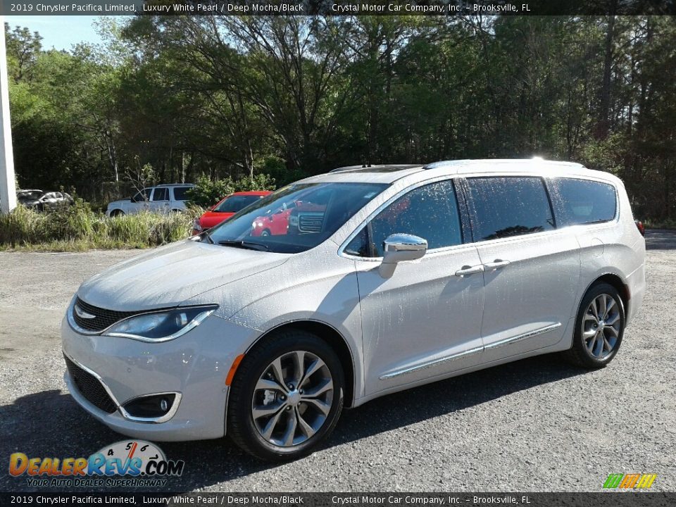 2019 Chrysler Pacifica Limited Luxury White Pearl / Deep Mocha/Black Photo #1