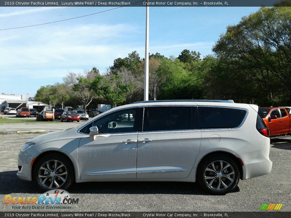 2019 Chrysler Pacifica Limited Luxury White Pearl / Deep Mocha/Black Photo #2