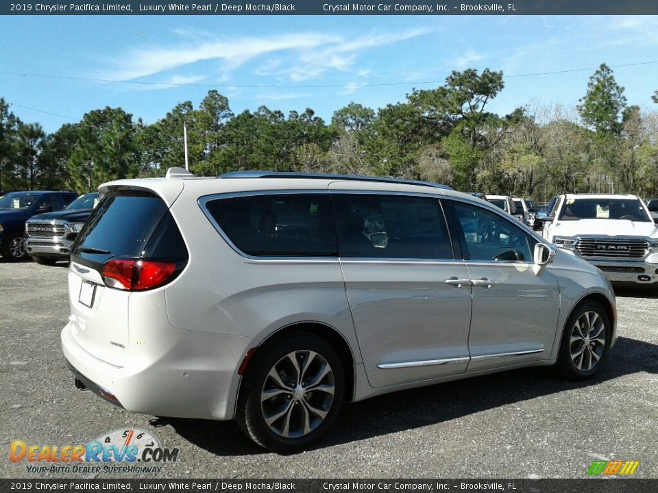 2019 Chrysler Pacifica Limited Luxury White Pearl / Deep Mocha/Black Photo #5