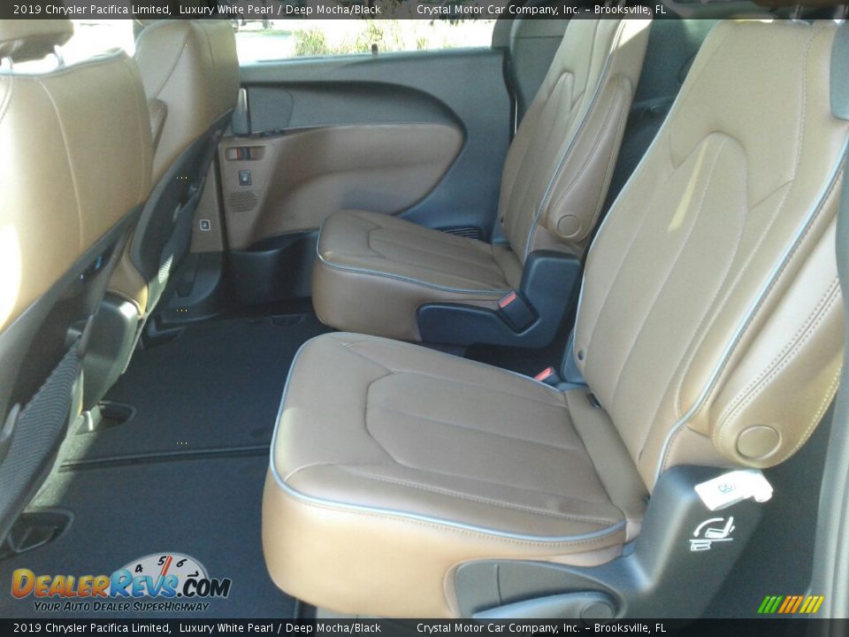 2019 Chrysler Pacifica Limited Luxury White Pearl / Deep Mocha/Black Photo #10