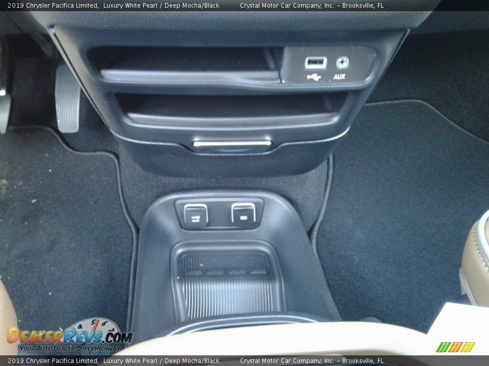2019 Chrysler Pacifica Limited Luxury White Pearl / Deep Mocha/Black Photo #16
