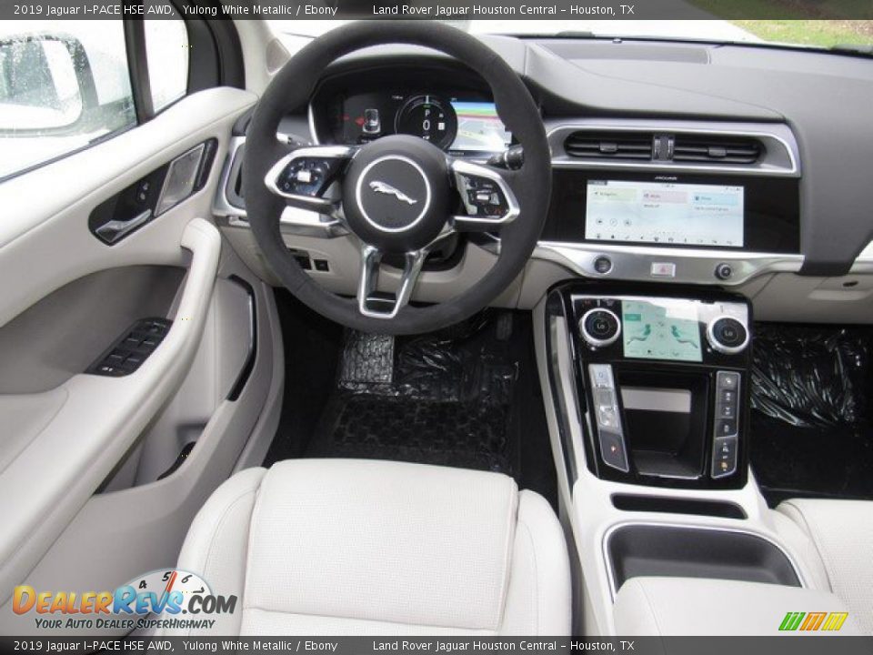 Dashboard of 2019 Jaguar I-PACE HSE AWD Photo #14