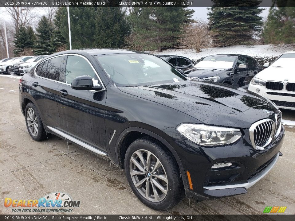 Front 3/4 View of 2019 BMW X4 xDrive30i Photo #1
