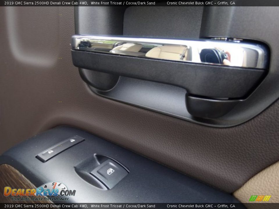 Controls of 2019 GMC Sierra 2500HD Denali Crew Cab 4WD Photo #29