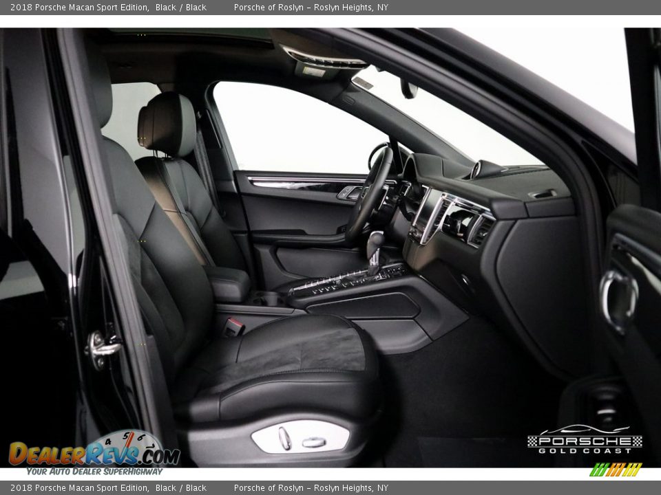 2018 Porsche Macan Sport Edition Black / Black Photo #24