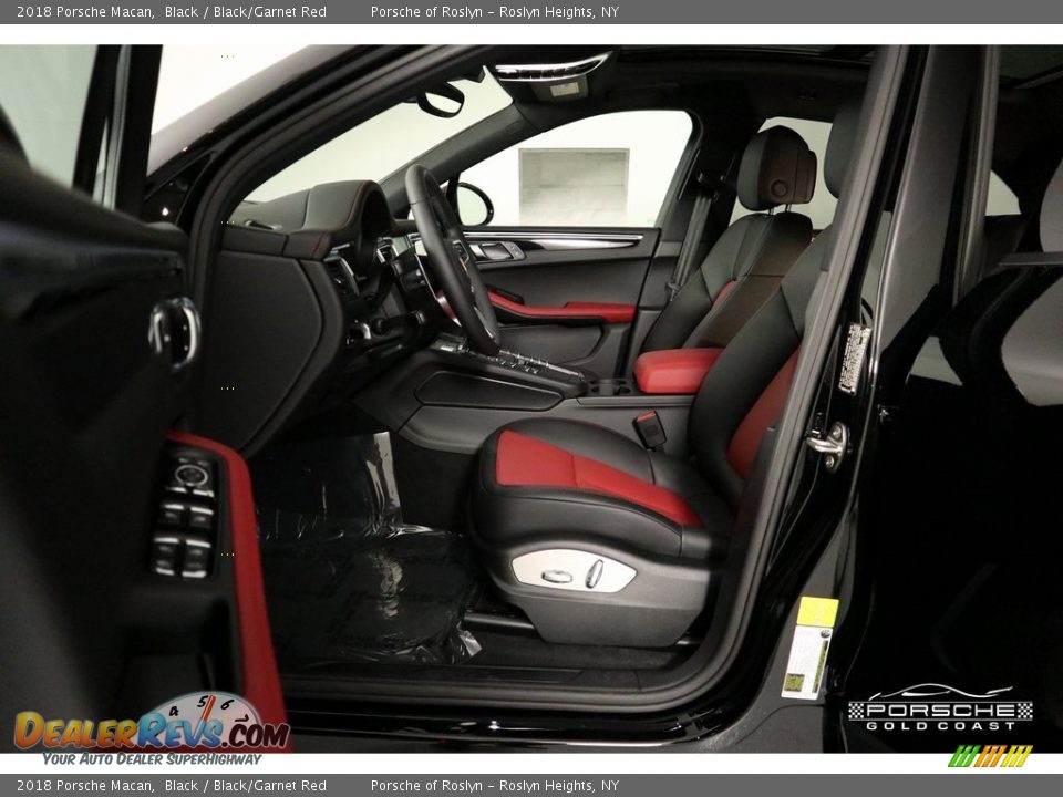 2018 Porsche Macan Black / Black/Garnet Red Photo #13