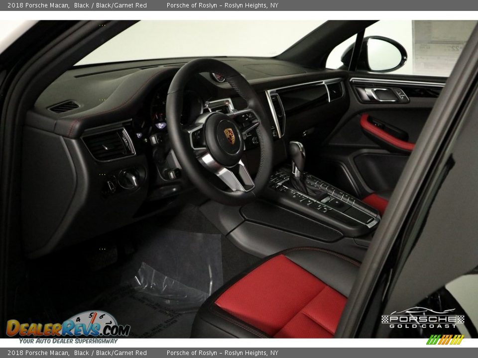 2018 Porsche Macan Black / Black/Garnet Red Photo #14