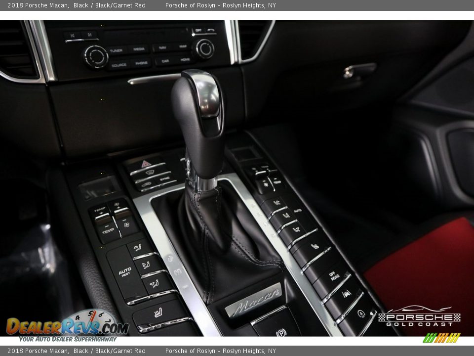 2018 Porsche Macan Black / Black/Garnet Red Photo #21