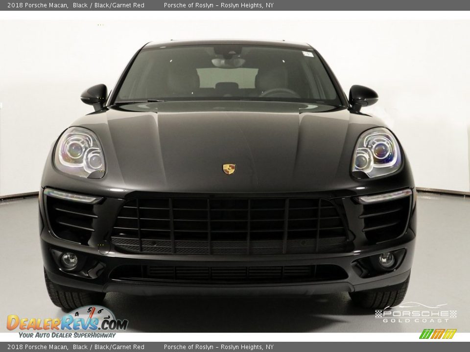 2018 Porsche Macan Black / Black/Garnet Red Photo #2