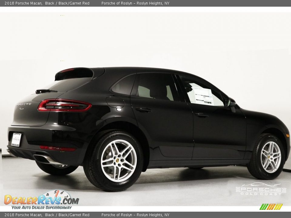 2018 Porsche Macan Black / Black/Garnet Red Photo #9