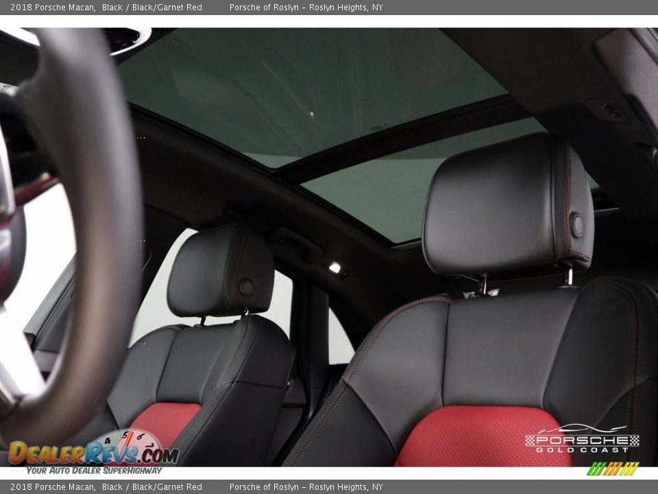 2018 Porsche Macan Black / Black/Garnet Red Photo #22