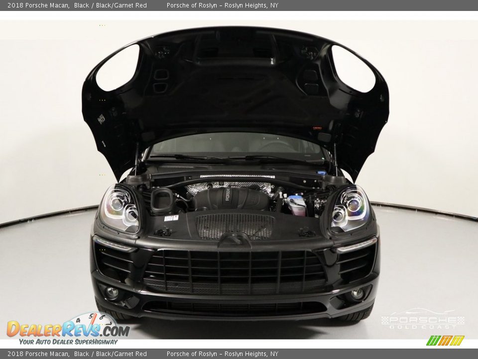 2018 Porsche Macan Black / Black/Garnet Red Photo #27