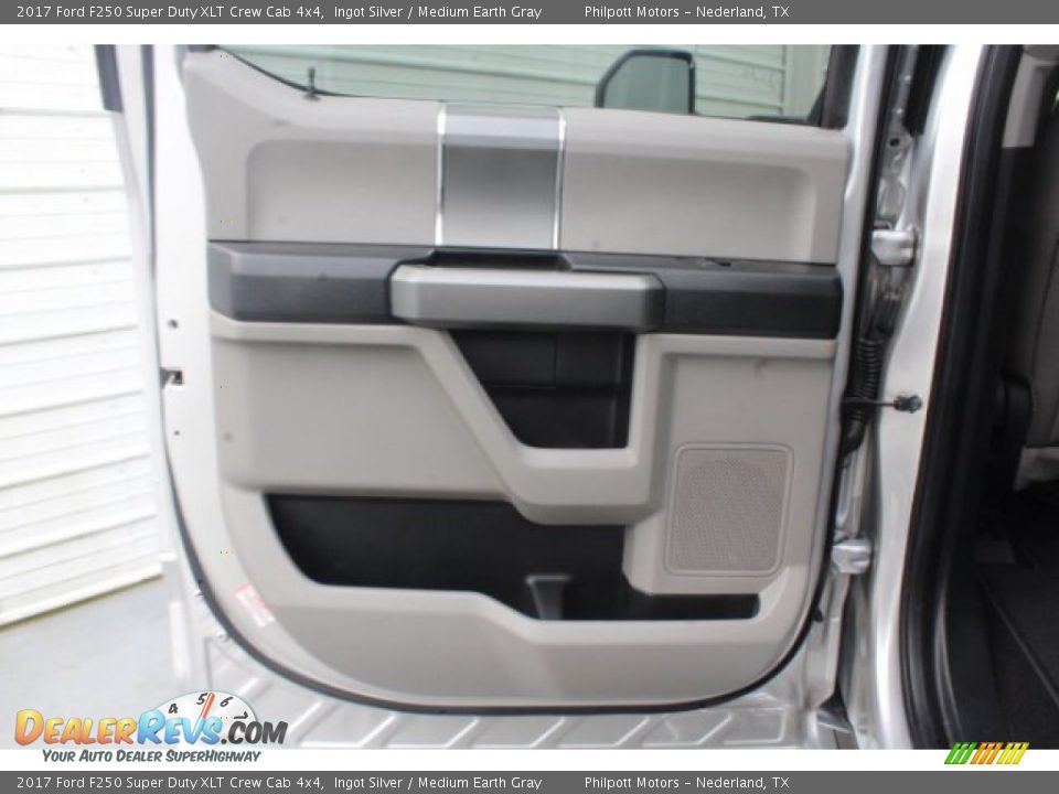 2017 Ford F250 Super Duty XLT Crew Cab 4x4 Ingot Silver / Medium Earth Gray Photo #16