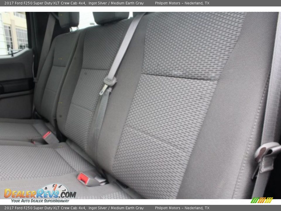 2017 Ford F250 Super Duty XLT Crew Cab 4x4 Ingot Silver / Medium Earth Gray Photo #17