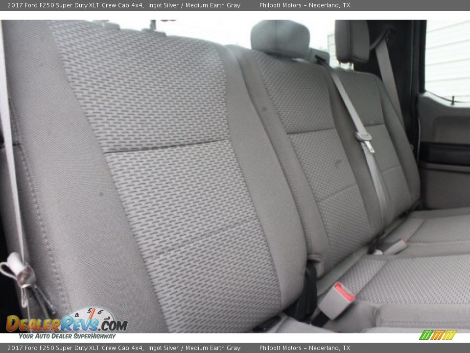2017 Ford F250 Super Duty XLT Crew Cab 4x4 Ingot Silver / Medium Earth Gray Photo #22