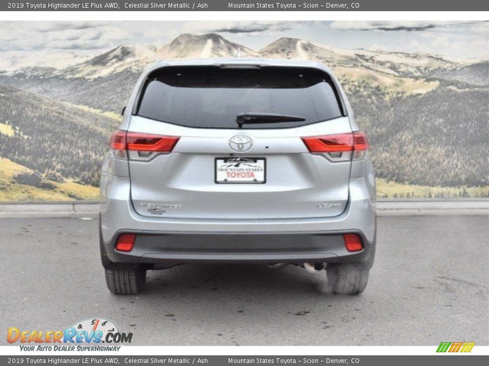 2019 Toyota Highlander LE Plus AWD Celestial Silver Metallic / Ash Photo #4