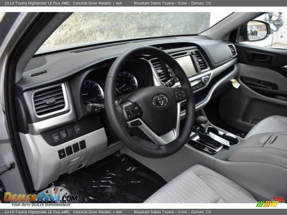 2019 Toyota Highlander LE Plus AWD Celestial Silver Metallic / Ash Photo #5