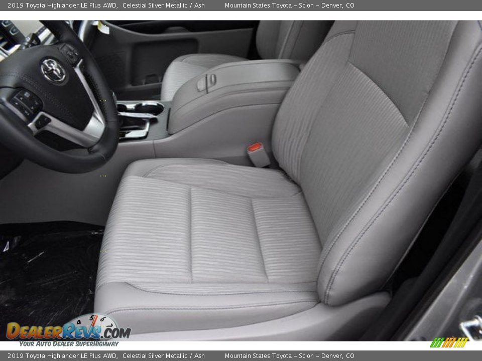 2019 Toyota Highlander LE Plus AWD Celestial Silver Metallic / Ash Photo #6