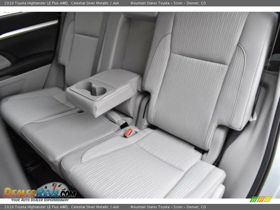 2019 Toyota Highlander LE Plus AWD Celestial Silver Metallic / Ash Photo #9