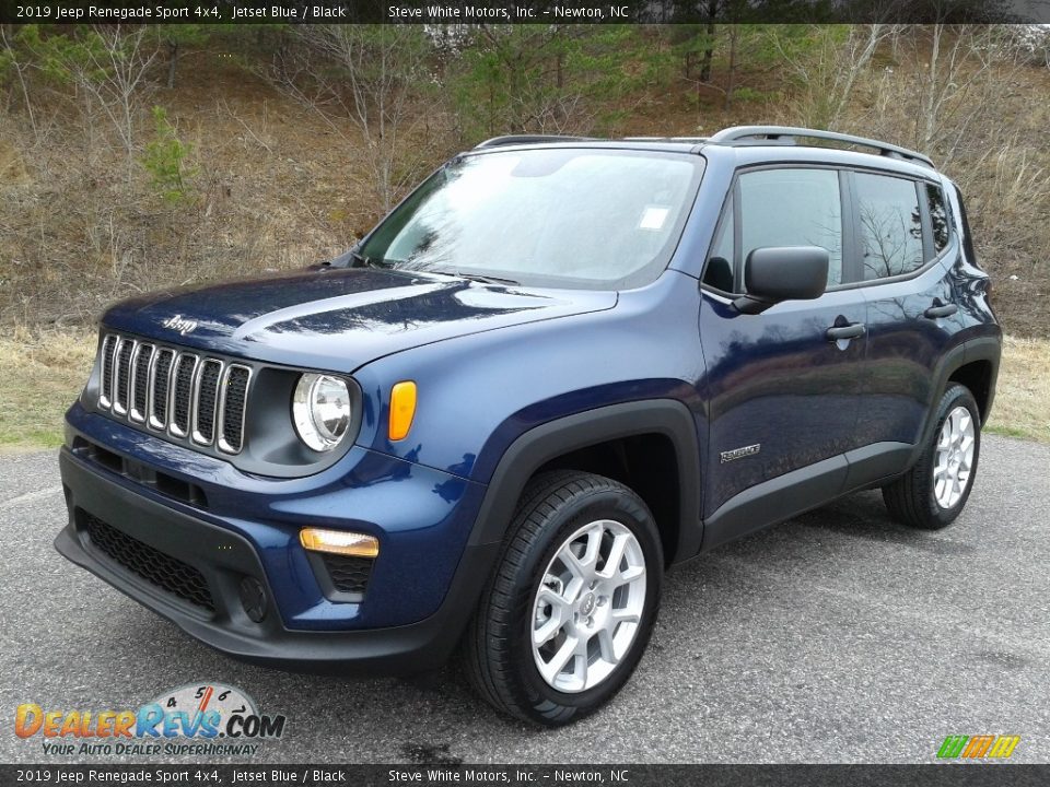 Front 3/4 View of 2019 Jeep Renegade Sport 4x4 Photo #2