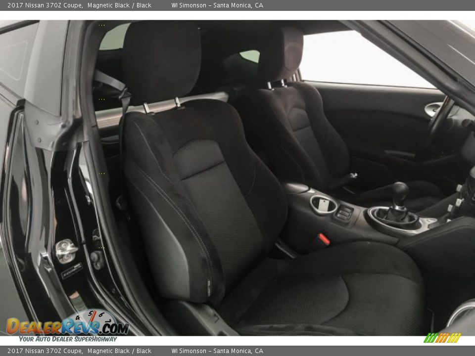 2017 Nissan 370Z Coupe Magnetic Black / Black Photo #6