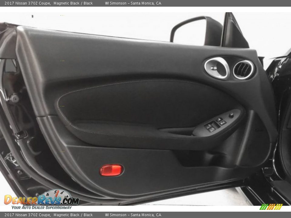 Door Panel of 2017 Nissan 370Z Coupe Photo #24