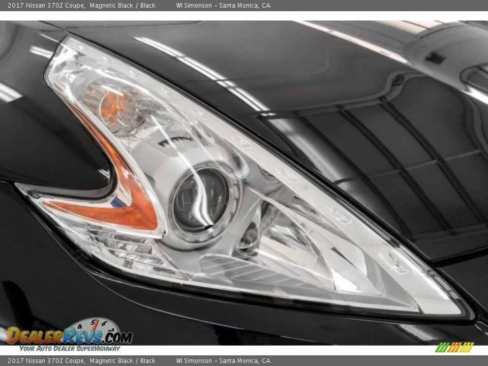2017 Nissan 370Z Coupe Magnetic Black / Black Photo #30