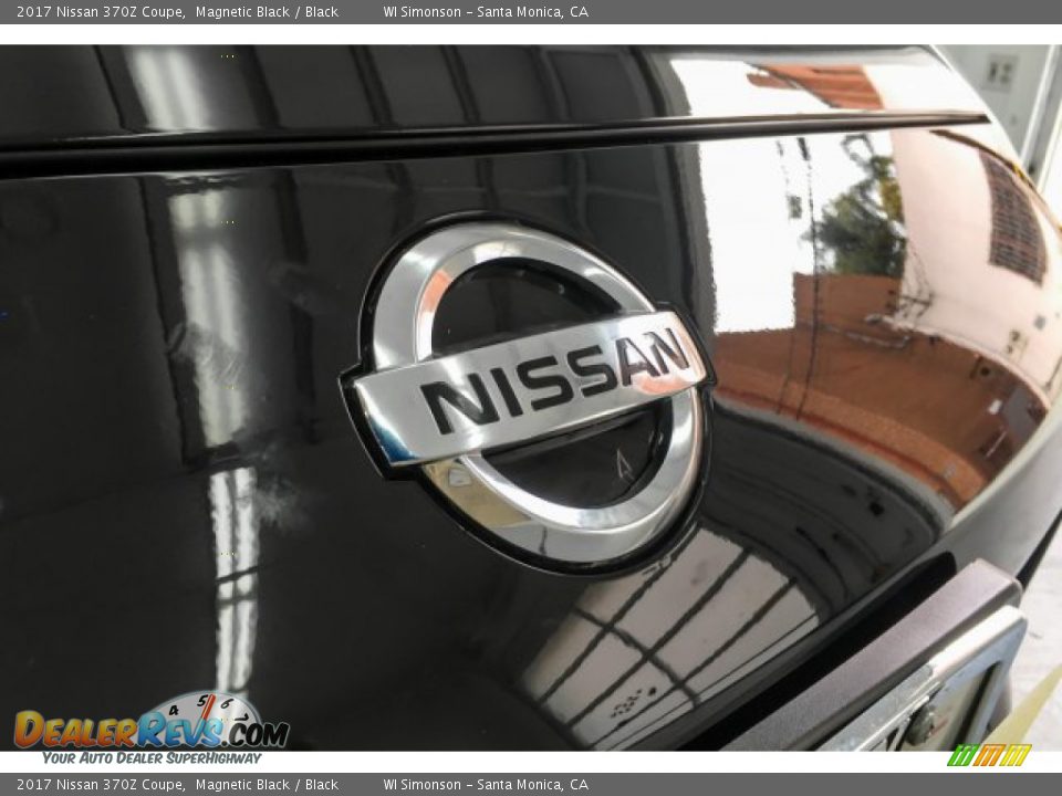 2017 Nissan 370Z Coupe Magnetic Black / Black Photo #31